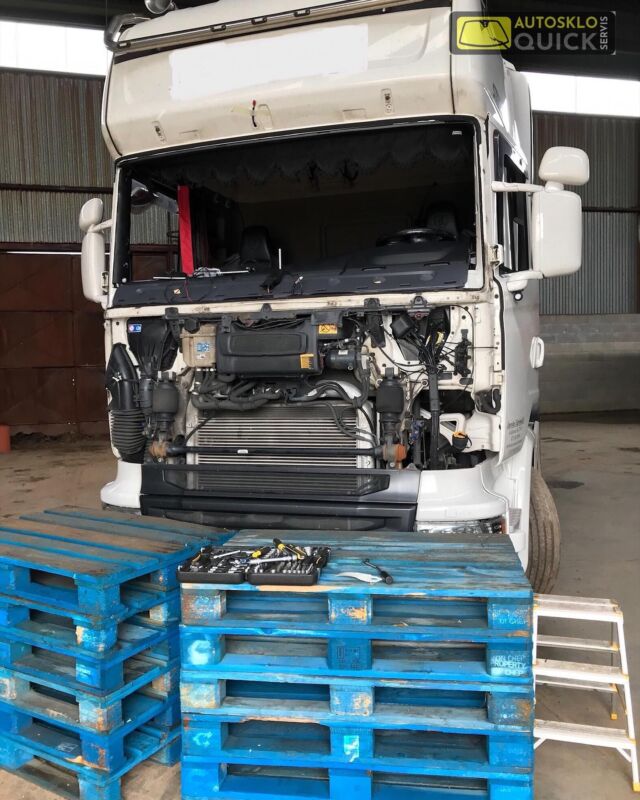 Tahač Scania #autoskloquickservis #vymenaskla #scania #scaniatrucks #autosklo #carglassrepair #carglassreplacement #opravaskla #autoskloservis